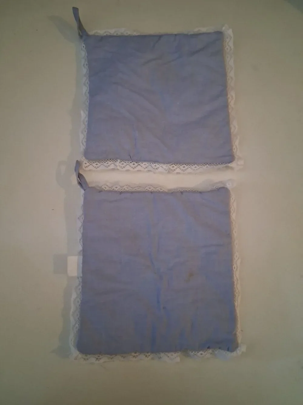 VTG Bunny Print Pot Holders Lace Trimmed Blue Home Decor Set of 2